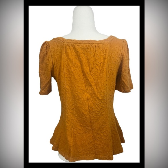Anthropologie Ett:Twa Wesley Gold Textured Short Sleeve Blouse Size Medium - Picture 3 of 7